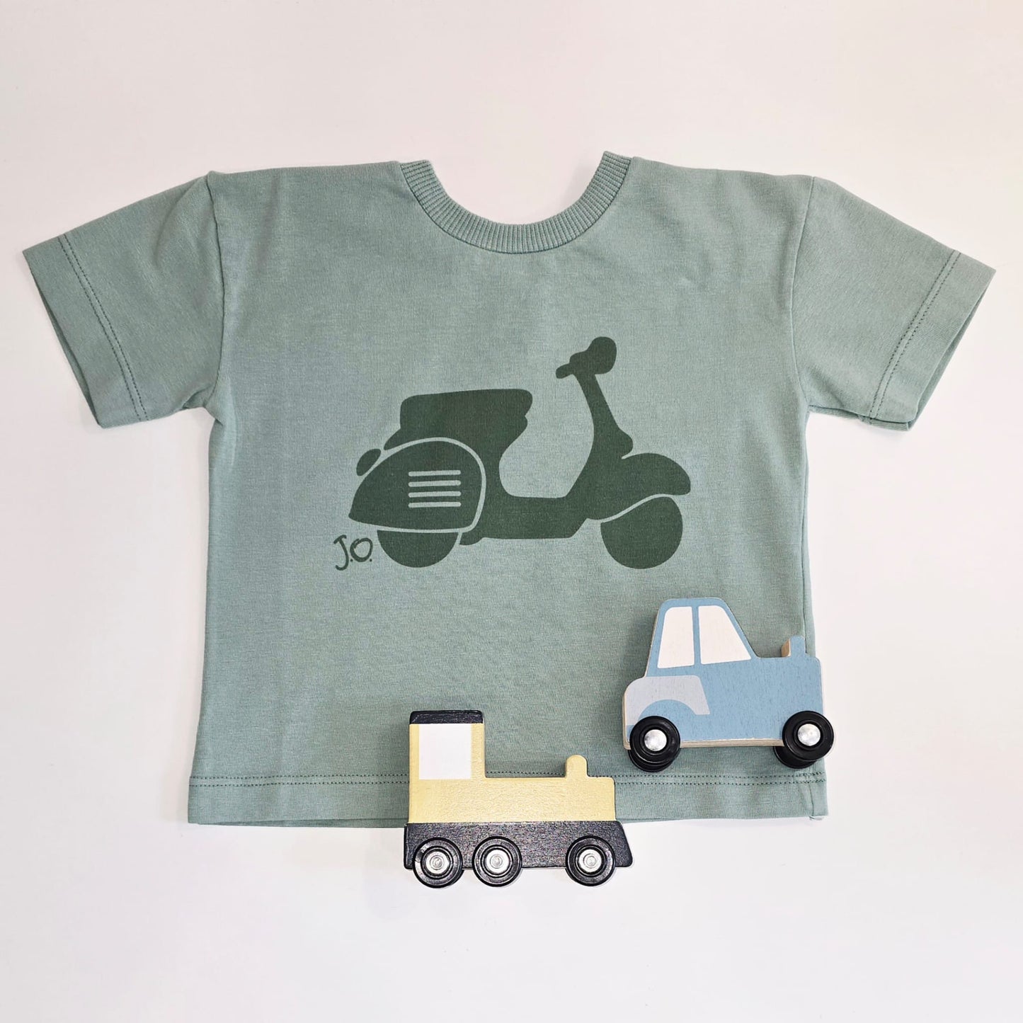 T-SHIRT